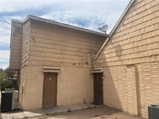 MLS: 2426428 Condo For Sale
