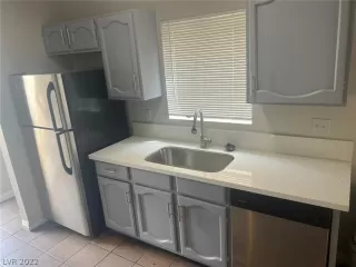 Photo #3: 2426428 Listing 