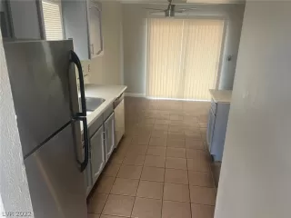 Photo #5: 2426428 Listing 