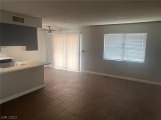 Photo #6: 2426428 Listing 