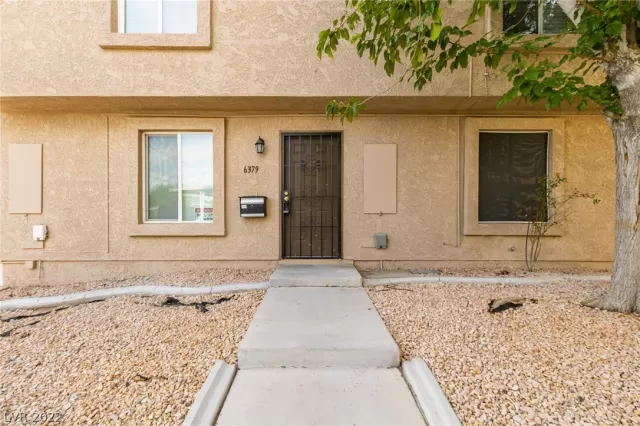 MLS: 2426442 Condo For Sale