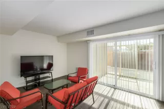 Photo #3: 2426442 Listing