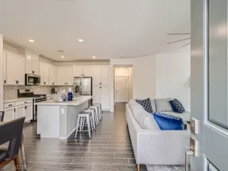 Photo #2: 2426444 Listing 