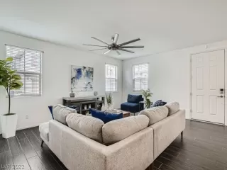 Photo #3: 2426444 Listing 