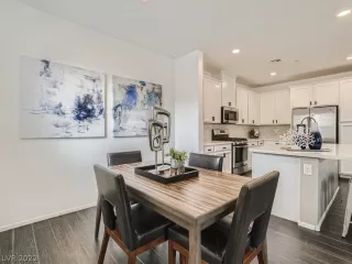 Photo #6: 2426444 Listing 