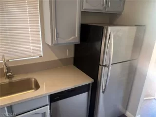 Photo #2: 2426462 Listing 