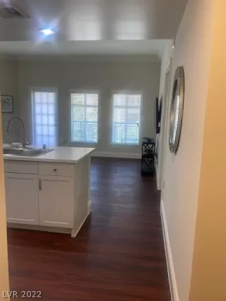 Photo #1: 2426500 Listing 