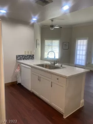 Photo #2: 2426500 Listing 