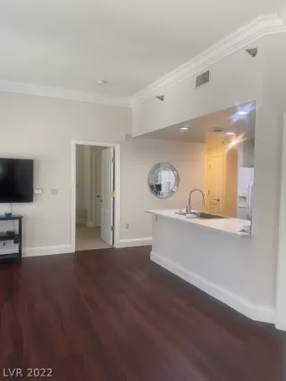 Photo #5: 2426500 Listing 