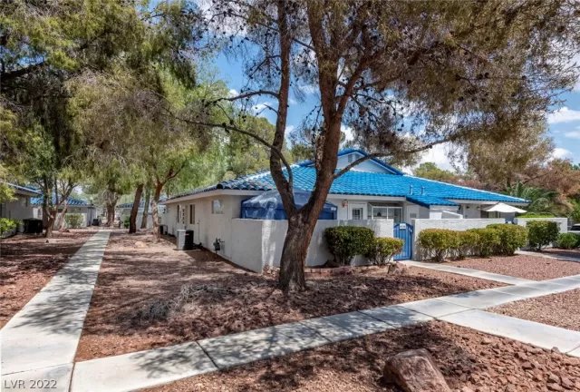 MLS: 2426503 Condo For Sale