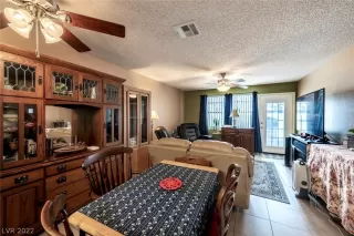 Photo #4: 2426503 Listing