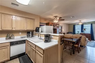 Photo #6: 2426503 Listing