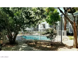 Photo #5: 2426509 Listing 