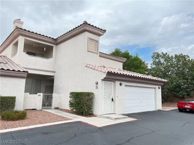 MLS: 2426510 Condo For Sale