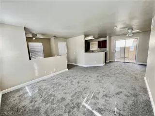 Photo #3: 2426551 Listing