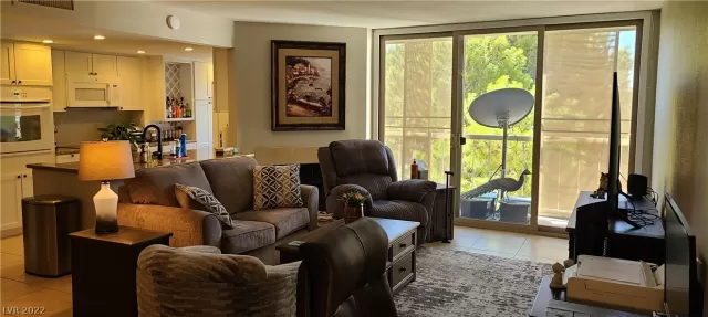 MLS: 2426634 Condo For Sale