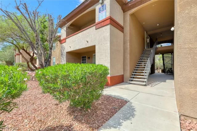 MLS: 2426654 Condo For Sale