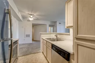 Photo #4: 2426654 Listing