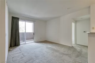 Photo #5: 2426654 Listing