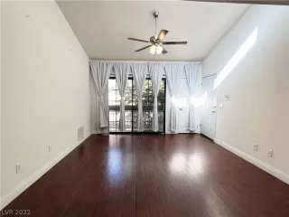 Photo #2: 2426691 Listing 