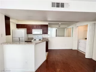 Photo #3: 2426691 Listing 