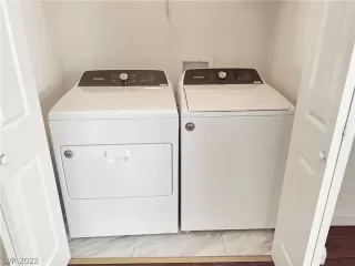 Photo #5: 2426691 Listing 