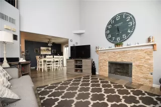 Photo #3: 2426699 Listing 