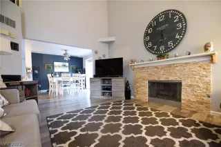 Photo #4: 2426699 Listing 