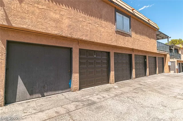 MLS: 2426708 Condo For Sale