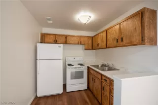 Photo #3: 2426711 Listing 