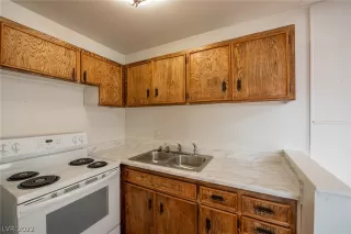 Photo #4: 2426711 Listing 