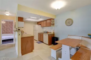 Photo #6: 2426748 Listing