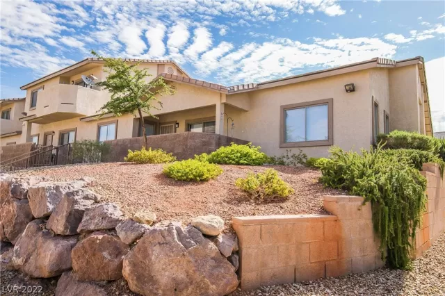MLS: 2426752 Condo For Sale