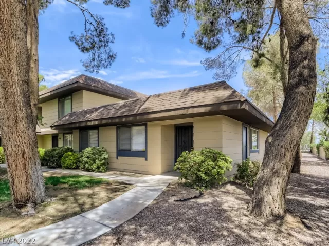 MLS: 2426763 Condo For Sale