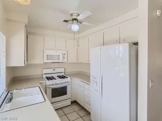 Photo #3: 2426763 Listing