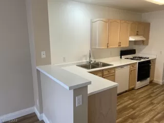 Photo #3: 2426768 Listing 