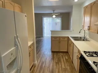 Photo #4: 2426768 Listing 