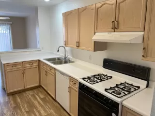 Photo #6: 2426768 Listing 