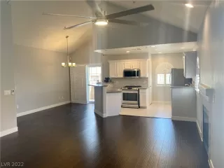 Photo #5: 2426805 Listing 