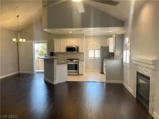 Photo #6: 2426805 Listing 
