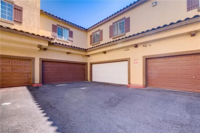 MLS: 2426812 Condo For Sale