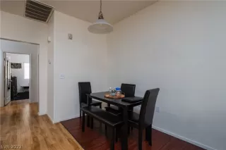 Photo #5: 2426812 Listing 