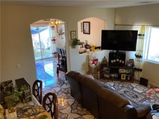 Photo #5: 2426820 Listing 