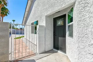 Photo #4: 2426826 Listing 