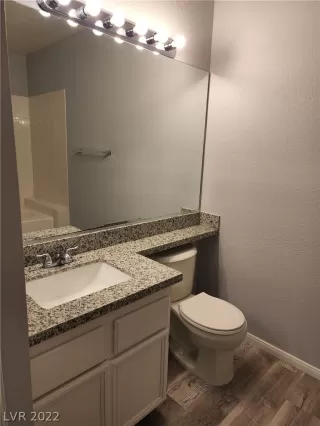 Photo #6: 2426833 Listing 