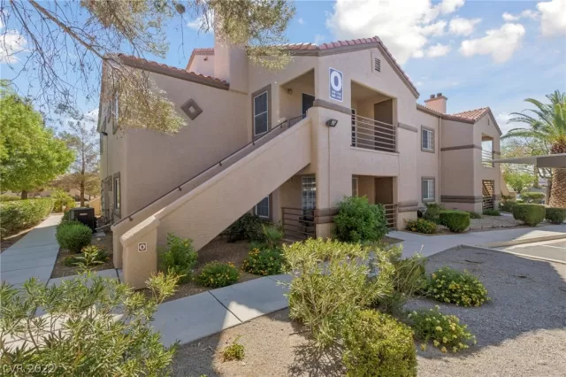 MLS: 2426843 Condo For Sale