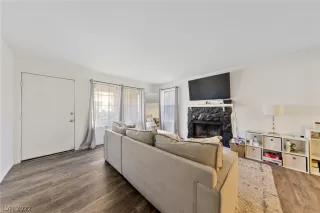 Photo #2: 2426843 Listing 