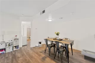 Photo #5: 2426843 Listing 