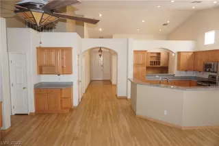 Photo #3: 2426872 Listing 