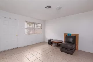 Photo #3: 2426903 Listing